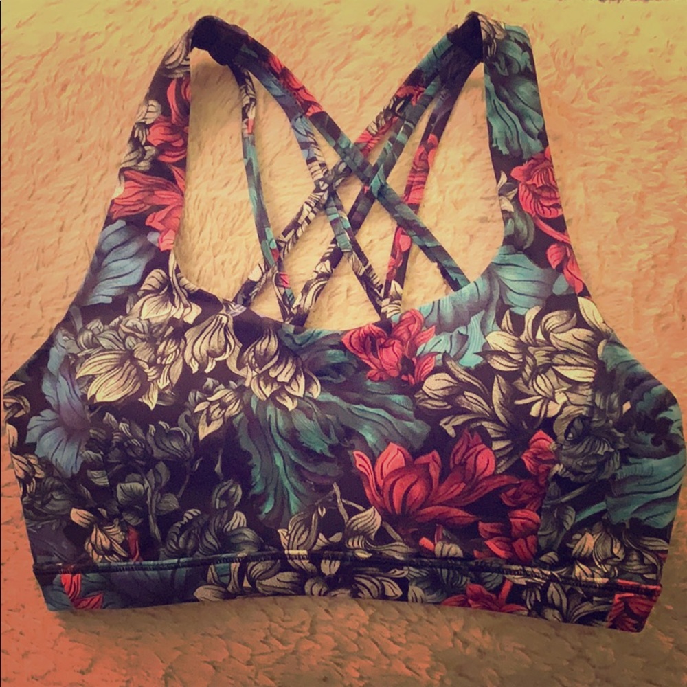 LuluLemon 🍋 Free To Be Serene Sports Bra & Bag🌷